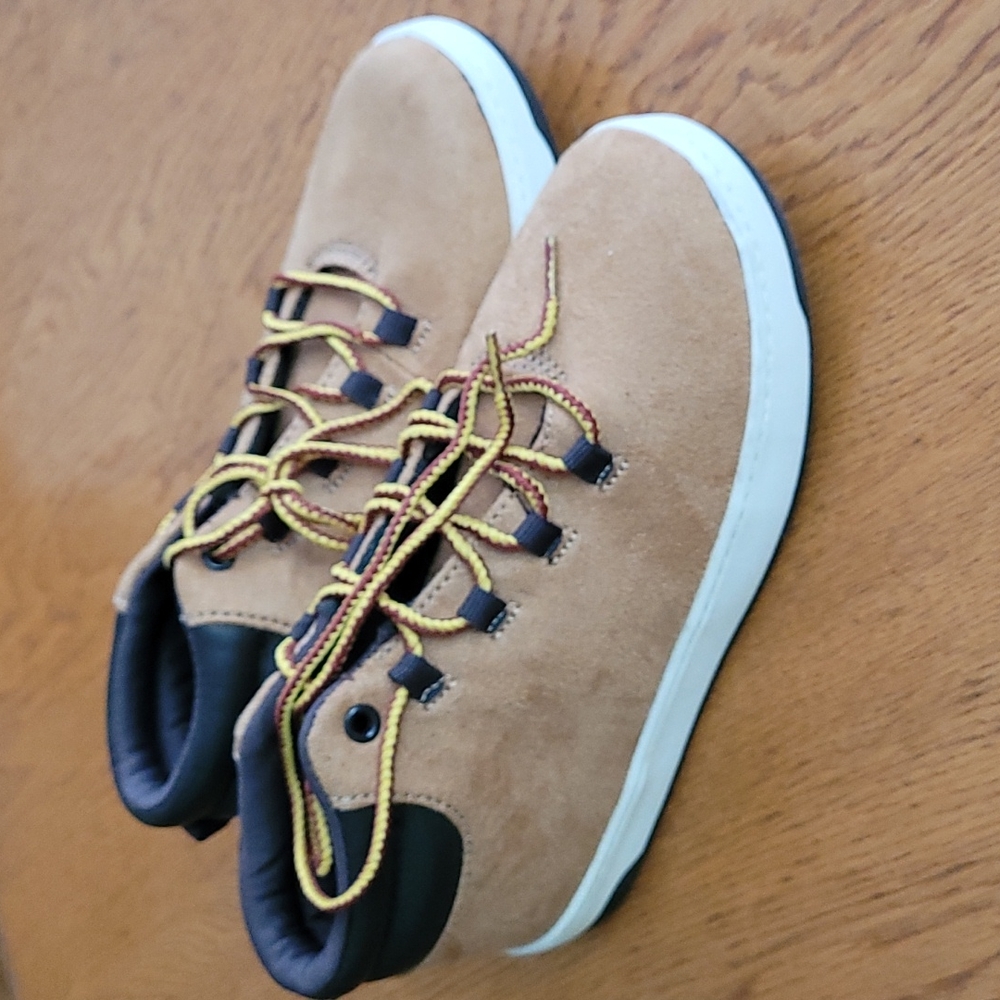 Boys boots